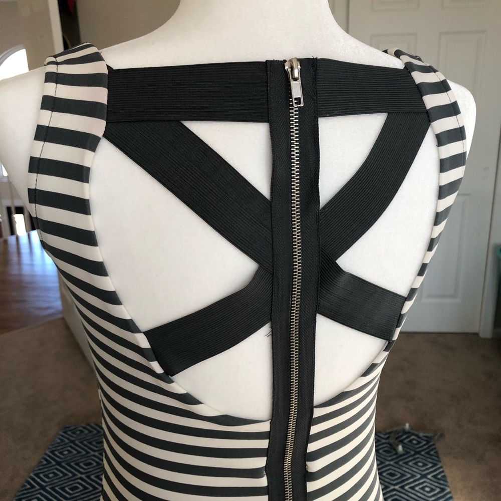 Grey and white striped bodycon mini dress - Picture 3 of 6